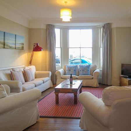 14 Market Cross Place - Beachfront Location With Lovely Sea Views - Aldeburgh Coastal Cottages Ngoại thất bức ảnh