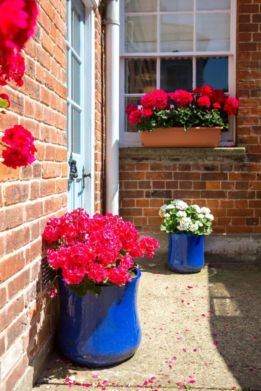 14 Market Cross Place - Beachfront Location With Lovely Sea Views - Aldeburgh Coastal Cottages Ngoại thất bức ảnh